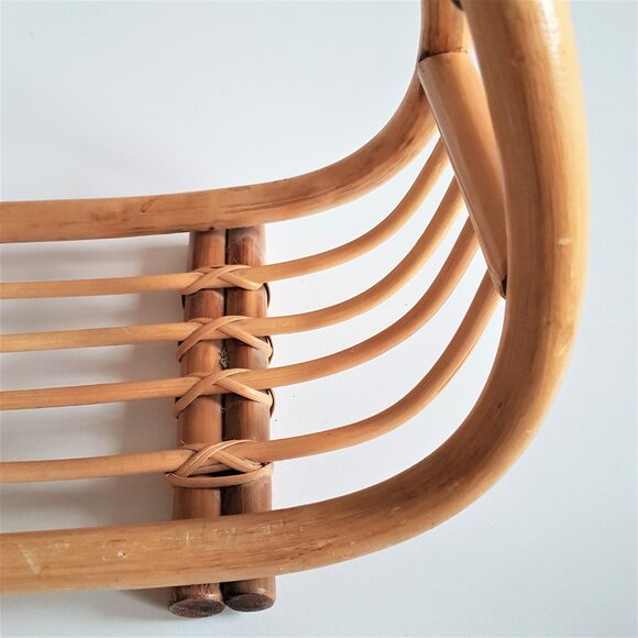Vintage MCM rattan magazine rack. - Picture 8 of 9